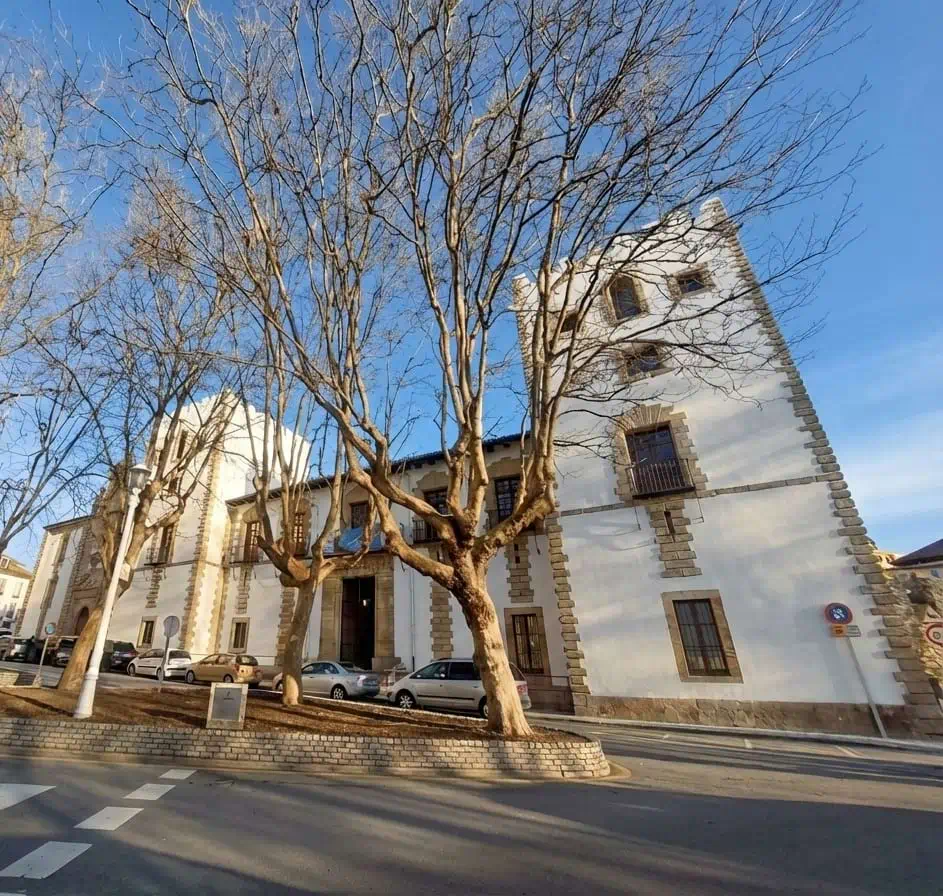 Fachada del Colegio Santo Ángel